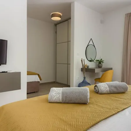فيلة Mako, Moderne Luxus-villa Mit Swimmingpool Und Whirlpool In Ruhiger Vorort-lage Von بولا