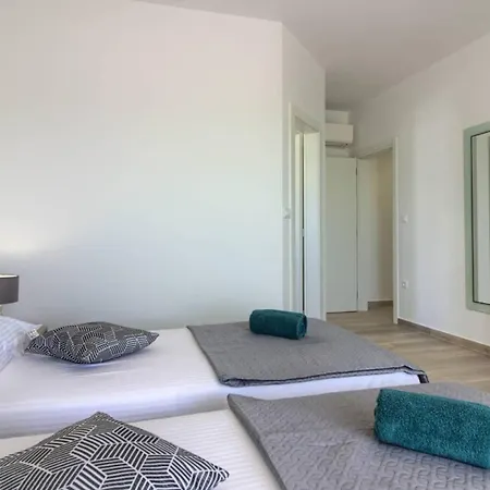 Vila Mako, Moderne Luxus-villa Mit Swimmingpool Und Whirlpool In Ruhiger Vorort-lage Von