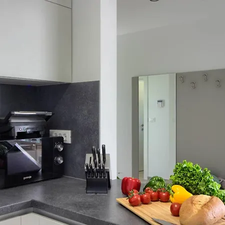 Mako, Moderne Luxus-villa Mit Swimmingpool Und Whirlpool In Ruhiger Vorort-lage Von * Pula