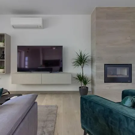 Mako, Moderne Luxus-villa Mit Swimmingpool Und Whirlpool In Ruhiger Vorort-lage Von * Pula